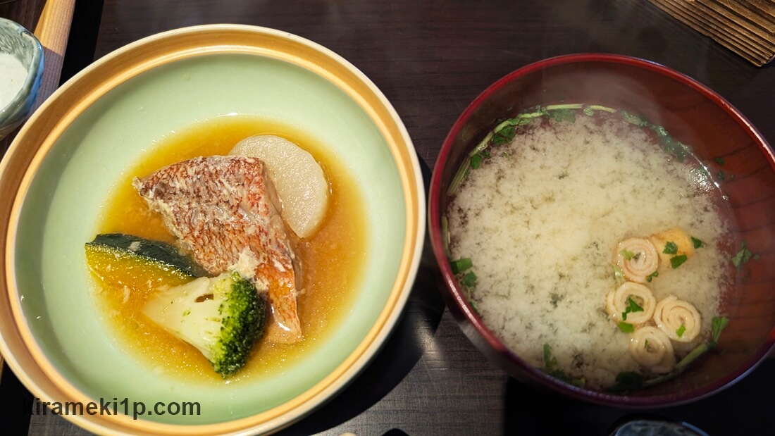 朝食は和食